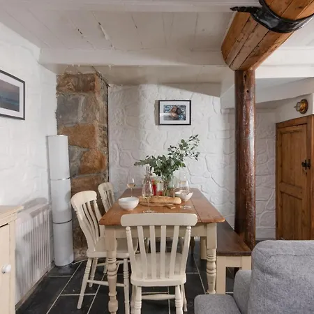 別荘 Old Arch Cottage, The Digey, *