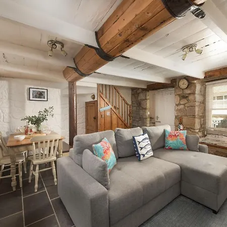 別荘 Old Arch Cottage, The Digey,